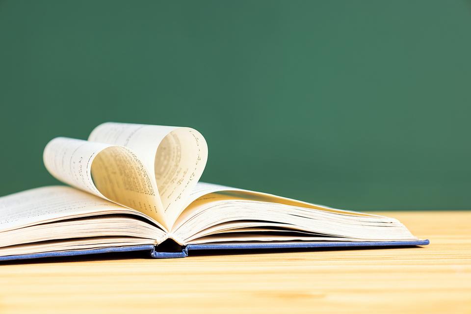 賈母說中金玉良姻的結(jié)局，指出王夫人選寶釵的錯(cuò)誤，姜還是老的辣